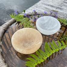 1pc Natural Gypsum Charged Bowl For Crystal Cleansing, Crystal Display & Storage, Meditation, Crystal Offering Bowl, Purification Bowl - White - View 4