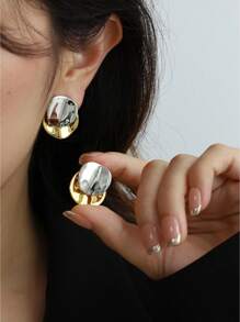 JOJELOO 1 paire de boucles d'oreilles rondes asymétriques scintillantes avec un design vague unique, convenant aux femmes, détachables et de couleurs contrastées