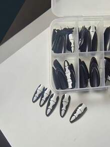 120 Stück kurze mandelförmige Acryl Kunstnägel - beinhaltet Halloween Designs wie Geister, Kürbisse, Hexen, Vampire, Zombies, Schädel, Blut, Kreuze, Fledermäuse, Spinnenweben, Spukschlösser zum Aufwerten Ihres Nagel-Designs, Aufklebe-Nägel, Nagel-Zubehör