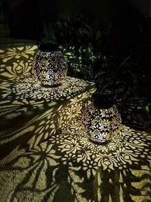 Außendekoration Solar Schmiedeeisen Laterne - Vintage Laserschnitt Hängeleuchte mit Glaspaneelen, wasserdicht für Gartenwege, Bohème Terrasse