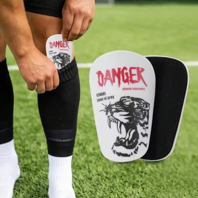 1 Paar Mini Fußball Schienbeinschoner mit Tiger Muster, dicke Schutzausrüstung für Erwachsene, geeignet für alle Jahreszeiten