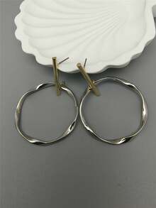 椭圆形金属撞色耳环，时尚简约优雅女士耳钉