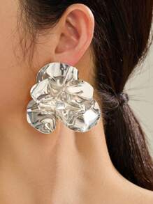 1 paire de boucles d'oreilles cloutées en métal 3D exagérées en forme de fleur, pour femme, usage quotidien, professionnel, voyage, fête