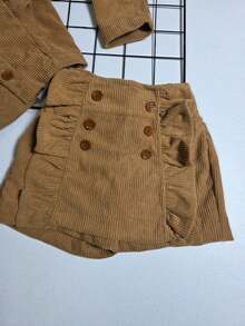 Flor de Lis - Conjunto Infantil Feminino em Veludo Cotelê com Casaco Babado e Short Saia Botões - Marrom - Visão 3
