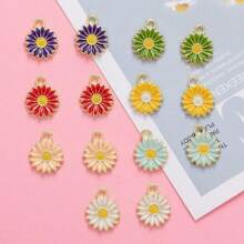 Encantos de flor de margarita de esmalte para hacer joyería, dijes chapados en oro con girasol, colgantes florales de primavera y verano para pulseras, collares, aretes, llaveros, suministros de manualidades y accesorios - 13 mm
