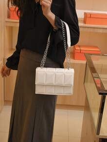 Women's Fashionable Crease Chain Shoulder Bag For Daily Use - Beige - View 8