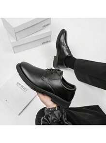 Zapatos de vestir de hombre con plataforma de verano 2025, estilo británico, de negocios, formales, casuales, de boda para el novio, con suela blanda, en color negro