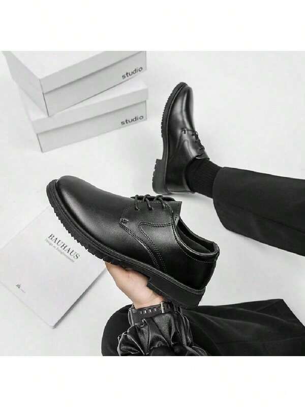 Zapatos de vestir de hombre con plataforma de verano 2025, estilo británico, de negocios, formales, casuales, de boda para el novio, con suela blanda, en color negro