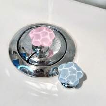 2 PC Exquisite Flower-Shaped Water Ripple Toilet Flush Auxiliary Button, Clear Color More Suitable For Summer, Bathroom And Bedroom Accessory Ornaments, Car Interior Diy Small Ornaments, Can Be Used As Drawer Handle, Wardrobe Handle, Nail Protection, Making Your Life More Comfortable