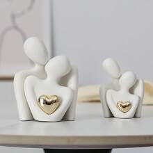 2pcs/1pc 3.35"X2.56" Heart-Shaped Golden Plated Abstract Artistic Ceramic Figurine, Embracing Couple Decoration For Wine Cabinet, Entrance Or Valentine's Day Festival Decoration, Home Decor