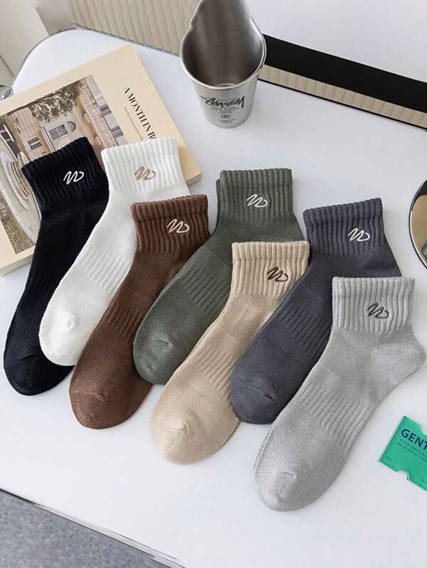Random Color 7 Pairs Of Men's New Multi-Color Simple Pattern Embroidery Casual Low-Cut Shallow Socks Socks.