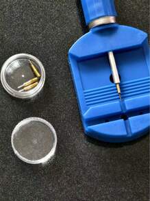 4件套表带拆卸工具，手表维修工具，1个链节拆卸装置+3个表带盒替换针。理想的礼物之选。