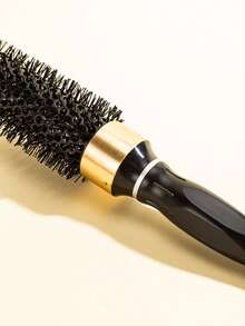 1 件黑色圆形刷子，用于卷发和分区，专业造型刷，耐热刷毛，用于吹干和控制卷度，轻质滚刷，用于打造自然卷发、波浪和蓬松造型，符合人体工程学的手柄设计，握感舒适，是沙龙专业人士和家庭使用的理想美发工具，适用于直发、卷发、浓密或细发，防静电刷，用于顺滑造型和头发分离，返校、旅行度假必备品，女士发饰