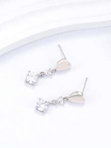 1 par de pendientes tipo mariposa hipoalergénicos con circonita cúbica en forma de corazón, diseño delicado y minimalista, ideal para uso diario, regalo de cumpleaños