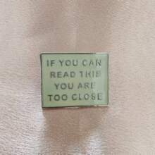 1 Broche cuadrado con letra inglesa, alfileres de solapa, accesorio decorativo para mochila y sombrero, para uso diario