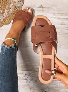 春夏新款时尚休闲系带女士凉鞋，舒适平跟圆头沙滩拖鞋，百搭简约设计