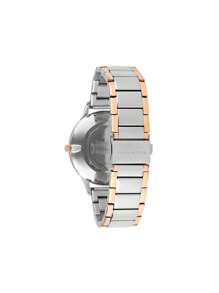 Juicy Couture Reloj de cuarzo para mujer Waych, reloj de pulsera de acero inoxidable con detalles de cristal de primera calidad para mujer.