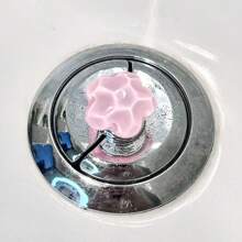 2 PC Exquisite Flower-Shaped Water Ripple Toilet Flush Auxiliary Button, Clear Color More Suitable For Summer, Bathroom And Bedroom Accessory Ornaments, Car Interior Diy Small Ornaments, Can Be Used As Drawer Handle, Wardrobe Handle, Nail Protection, Making Your Life More Comfortable
