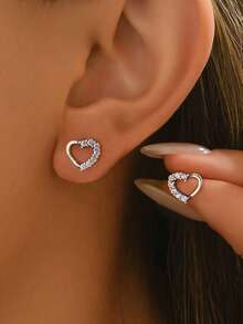 A Pair Of 925 Sterling Silver Asymmetrical Heart-Shaped Earrings, Women's Jewelry, A Casual And Exquisite Women's Jewelry Gift For Valentine's Day.