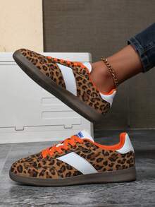 Women's Leopard Print Retro Low-Top Casual Sneakers With Orange Accents - Leopard - View 2