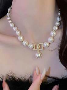 Set de 3 piezas de collar de perlas grandes y pendientes de lujo ligero exagerado de alta gama para mujeres, joyería con dijes, collar con encanto de la suerte, accesorios versátiles y personalizados de verano, regalo para el Día de los Te, San Valentín, Día del Día De Acción De Gracias, regalos de Navidad adecuados para uso diario