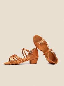 Giày khiêu vũ Latin gót thấp cho nữ, giày khiêu vũ chuyên nghiệp bằng vải satin cho phòng khiêu vũ Salsa Tango Cha Cha Rumba dành cho các lớp học, cuộc thi, đám cưới, dạ hội, tiệc tùng, khiêu vũ Bachata, sự kiện trong nhà trang trọng dành cho người mới bắt đầu với đế ngoài bằng da lộn, mềm mại và mượt mà mang lại sự linh hoạt và thoải mái - màu nâu - Xem 1