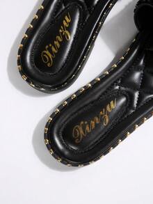 Mules mode femme, style français chic coréen décontracté polyvalent 2025 nouveau style UE/US, décoration de perles et strass plate, sandales de plage de vacances, tenues printemps été - Noir - Voir 10