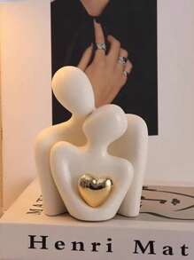 2pcs/1pc 3.35"X2.56" Heart-Shaped Golden Plated Abstract Artistic Ceramic Figurine, Embracing Couple Decoration For Wine Cabinet, Entrance Or Valentine's Day Festival Decoration, Home Decor