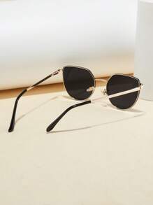 1 pièce Lunettes de mode pour hommes Nouvel été Style rétro classique Monture œil de chat large Accessoires de haute qualité Style de rue Cadeaux Convient pour l'extérieur, la randonnée, les vacances, la pêche, les représentations, les fêtes, les rassemblements