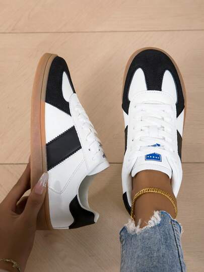 Giày thể thao nữ phong cách retro hoài cổ, giày sneaker cổ thấp buộc dây tối giản, nhẹ, mềm, chống trơn trượt, thoải mái khi đi bộ, phù hợp cho đi lại hàng ngày, du lịch, phong cách đường phố, mọi mùa.
