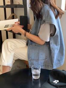 女士时尚宽松牛仔背心，适合秋季分层穿着