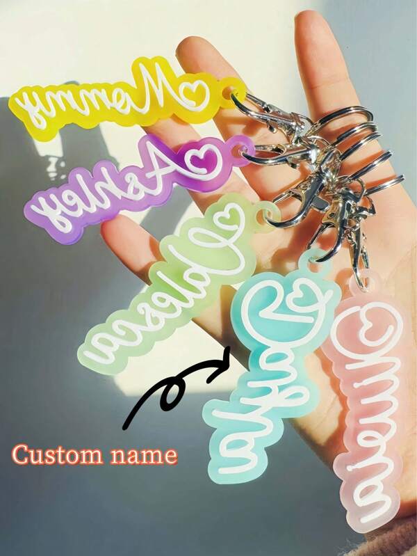 1pc Personalized PLA Keychain With Letter Pendant - Customized Dog Tag For Backpack And Handbag, Fashionable Rectangle Charm, Suitable As Mother's Day Gift, Birthday Keychain, Gifts For Girlfriend, Mother, Graduate, Christmas, Valentine's Day. Engraved, Shiny, Stainless Steel, Retro Style, Casual, Unisex