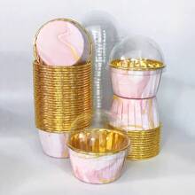 Cakegiugiu Set, 50/100 pièces de caissettes à muffins jetables avec couvercles, caissettes à muffins jetables avec couvercles, caissettes à cupcakes résistantes à la chaleur et brillantes, moules à muffins, ustensiles de cuisson, caissettes à gâteau à bord incurvé, support à gâteau, caissette à cupcake pour mariage et fêtes d'anniversaire