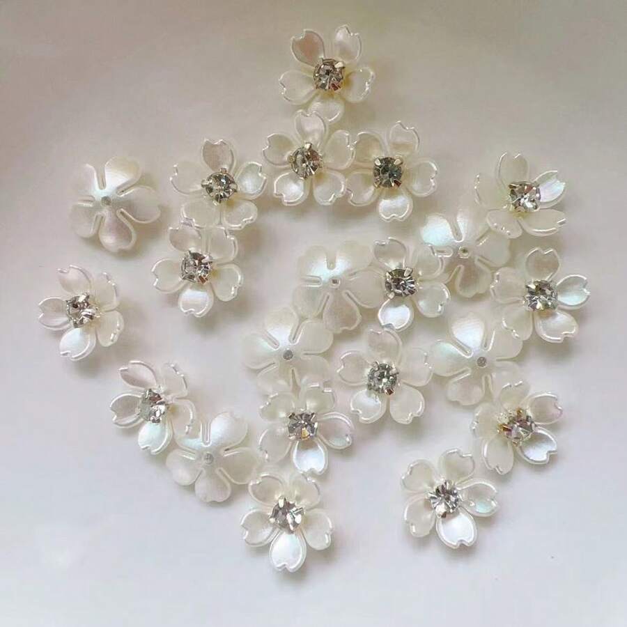 50朵/袋，14毫米五瓣紫薇花，金色底座爪镶水钻树脂花，珍珠，用于服装装饰 - 銀色 - 查看 1