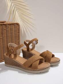 大码女式新款时尚轻便舒适厚底坡跟凉鞋，户外沙滩度假人字拖