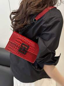 复古时尚印花迷你方形包 五金锁扣 翻盖开口 金属链条 简约单肩包 适合女性日常使用