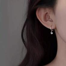 1 Pair Bohemian Ginkgo Leaf Earrings - White Fan-Shaped Pendant Jewelry, Unique Women's Party Accessories, Comfortable And Durable Gift, Stainless Steel Alloy Wave Design (Handpainted Lines, Uneven Lines Are Normal)