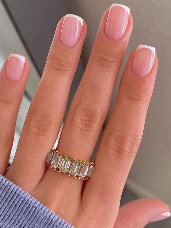 24 piezas de uñas postizas cuadradas y cortas de cobertura total en color blanco francés + pegamento de gelatina + juego de limado de uñas, adecuado para que las mujeres/niñas lo usen en fiestas, bailes y diversas escenas cotidianas