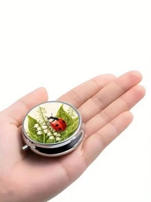 Pudełko na tabletki z 2 przegródkami, przenośne etui na leki, można umieścić w kieszeni lub portfelu, dekoracyjne metalowe pudełko do przechowywania leków i witamin, wyjątkowy prezent (kwiatowy)