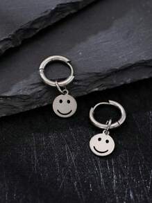 1 paire de boucles d'oreilles minimalistes mode, décontractées et amusantes avec une expression de visage souriant. Convient pour la décoration et le port quotidien. Peut être offert à votre petit ami, à la famille ou aux amis.