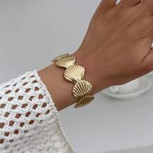 1 pièce Bracelet à manchette ouvert style vacances avec étoile de mer et coquillage, bracelet en métal à motif floral pour le port quotidien