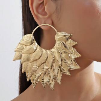 1 Pair Bohemian Style Metal Oversized Leaf Pendant Earrings, Suitable For Women's Daily Vacation Outfit, Personalized Exaggerated Women's Earrings