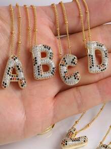 Ein modisches und kreatives, exquisites Kupfer-Zirkonia-Bubblehalsband mit Leopardenmuster von A-Z, 26 Buchstabenanhänger mit englischen Buchstaben, Initialen-Anhänger mit Nachnamen, ein Halsband für Frauen zum lässigen Tragen im Alltag, ein Geschenk für Feste und Feiern!