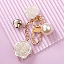 Elegant 1pc Big Pearl & Flower & Heart Shaped Keychain With Gold-Tone Clasp Backpack Decor - White - View 3