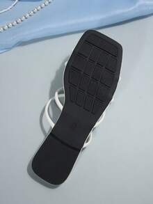 女士时尚方头多带纯色 PU 皮革平底凉鞋，适合夏秋季街头、约会、度假、居家、休闲、通勤、派对