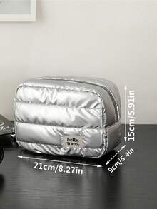 1套大容量便携式化妆品和护肤品收纳包，防水亮面洗漱包，柔软云状化妆包，高颜值手提洗漱包