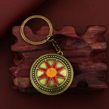 Llavero de metal del Caballero del Sol Solaire del juego Dark Souls, llavero de personajes de caballero guerrero, colgante para bolso, props de cosplay, llavero para fans, accesorios de coche, regalo, decoración de mochila - Burdeos - Ver 6