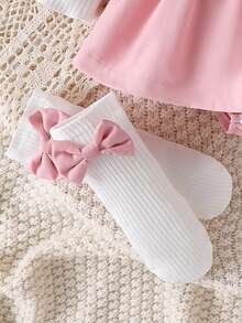 Baby Girl Sweet Cute 4pcs Set, 3D Embroidered Heart & Bow Decor Contrast Color Splice Ruffle Bodysuit Dress With Bow Headband And Decorated Socks