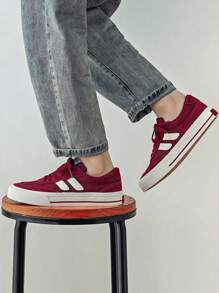 Men's Sneakers Breathable Hong Kong Wind Niche Design Fashion Joker Canvas Shoes In Spring And Summer Of 2025, The New High-Grade Three-Time Vulcanized Canvas Shoes, Campus Students And Teenagers Can Wear Outdoor Personalized Street Shooting Holiday Travel Joker Skateboard Shoes For Men.