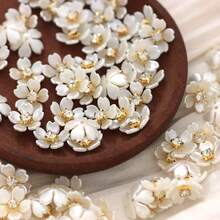 50朵/袋，14毫米五瓣树脂紫薇花，金色底座爪镶水钻、珍珠，用于服装装饰